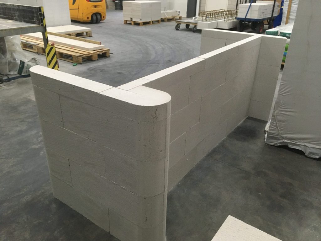 Rond-Keukeneiland-Maken-Afgeronde-Hoeken-Zelf-Keuken-Eiland-Maken-Bankje-Maken-Plantenbak-Maken